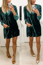 Hemdkleid aus Samt mit V-Ausschnitt und Taschen